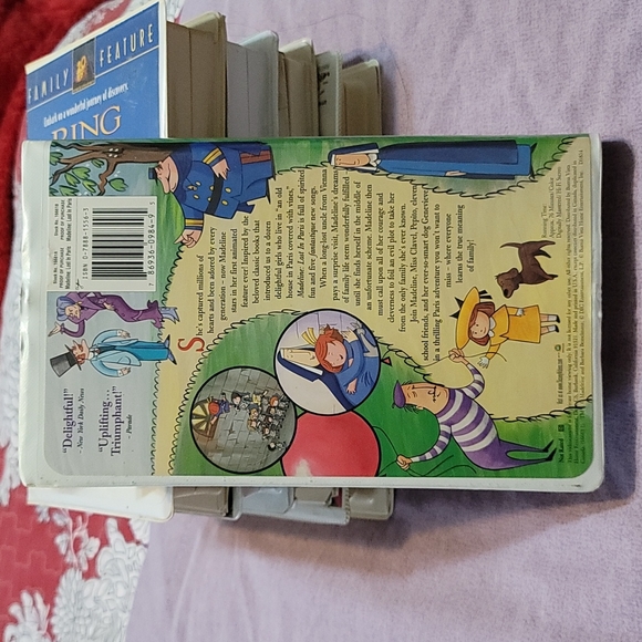 VHS Tape  Madeline Lost in Paris Movie - Picture 2 of 4